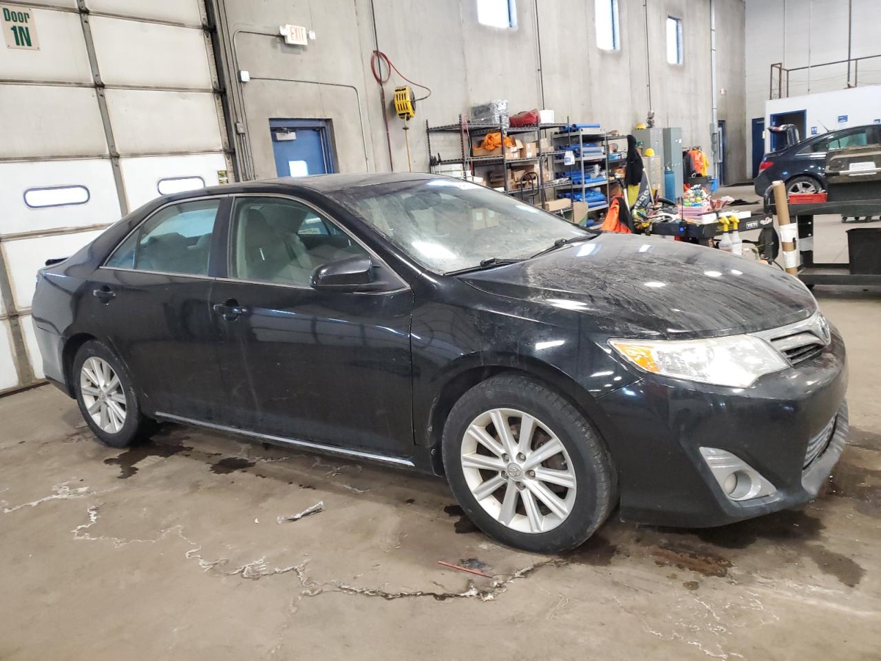 2014 Toyota Camry - Image 4