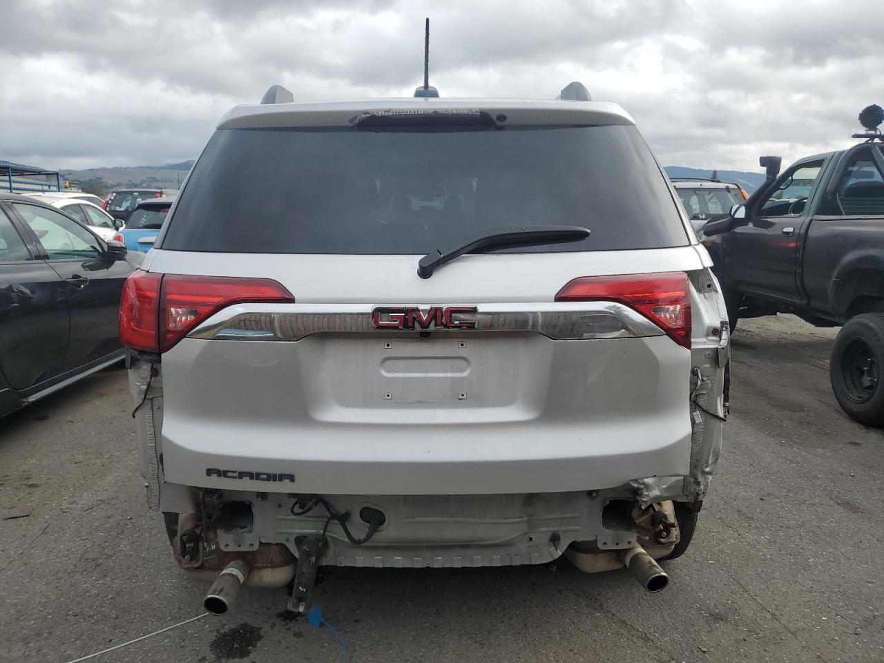 2018 GMC Acadia - Image 6
