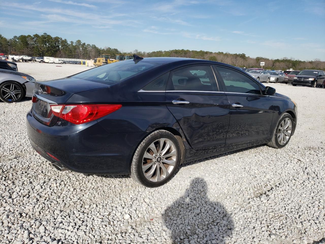 2011 Hyundai Sonata - Image 3