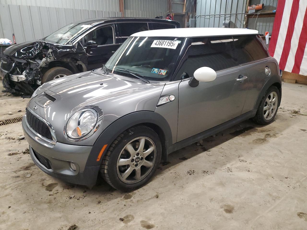 2009 MINI Cooper - Image 1