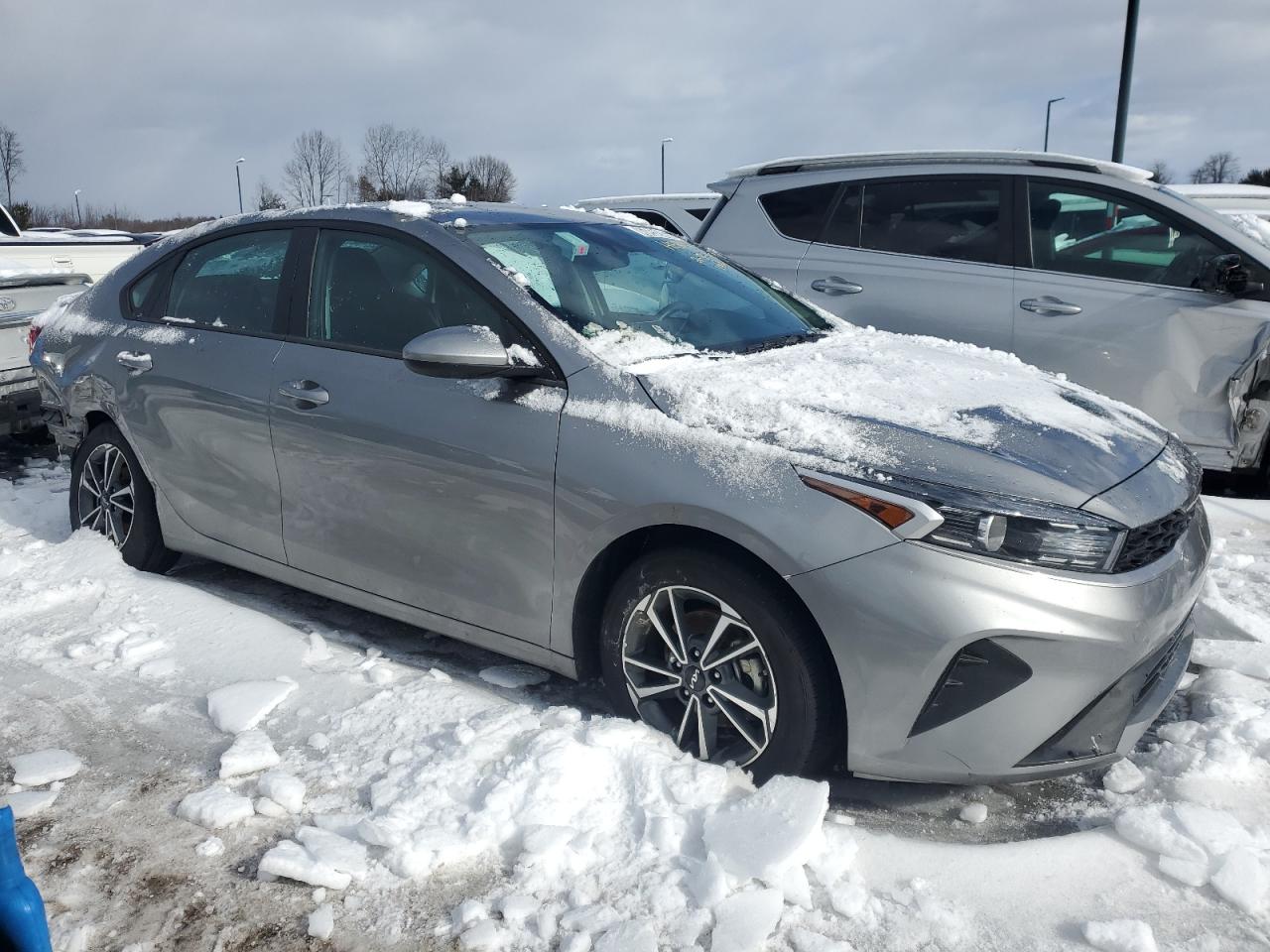 2023 Kia Forte - Image 4