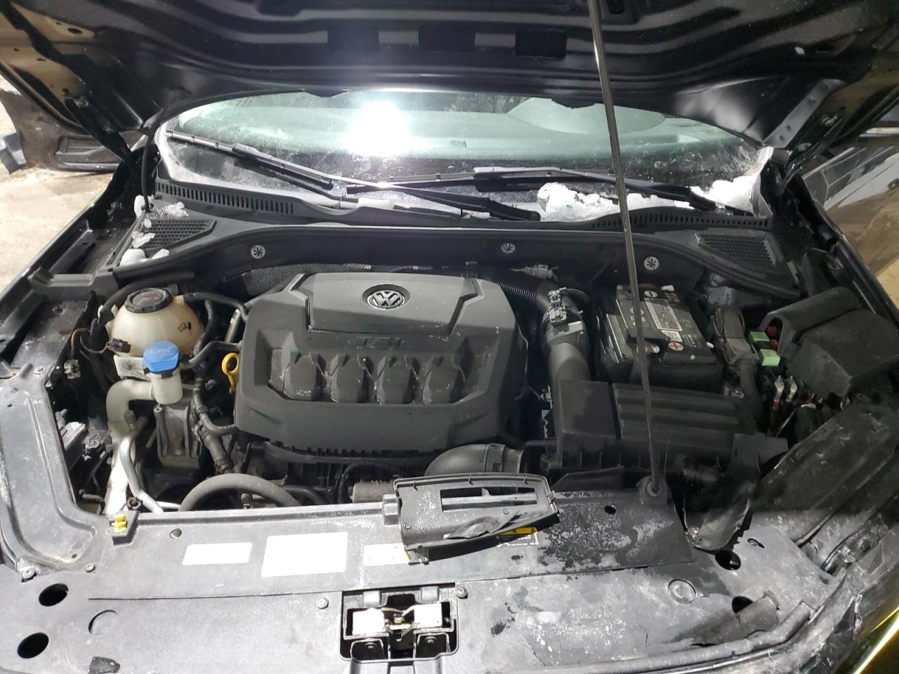 2021 Volkswagen Passat - Image 12