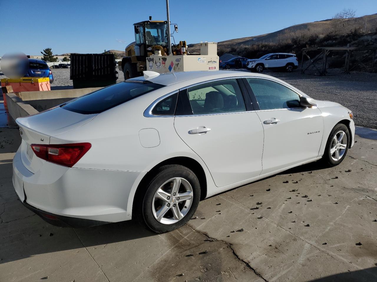 2023 Chevrolet Malibu - Image 3