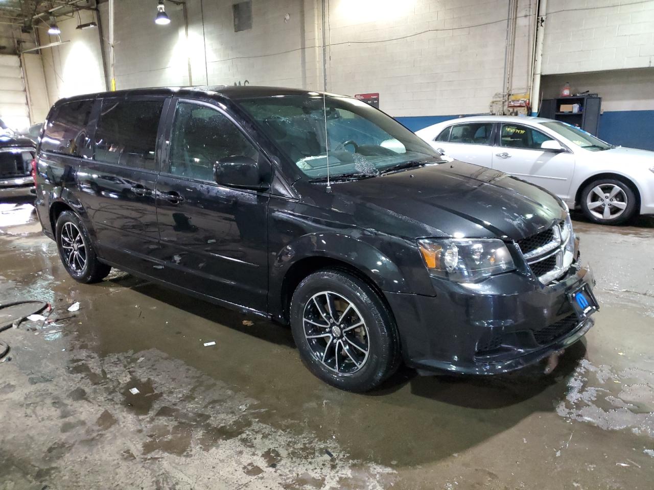 2015 Dodge Caravan - Image 4