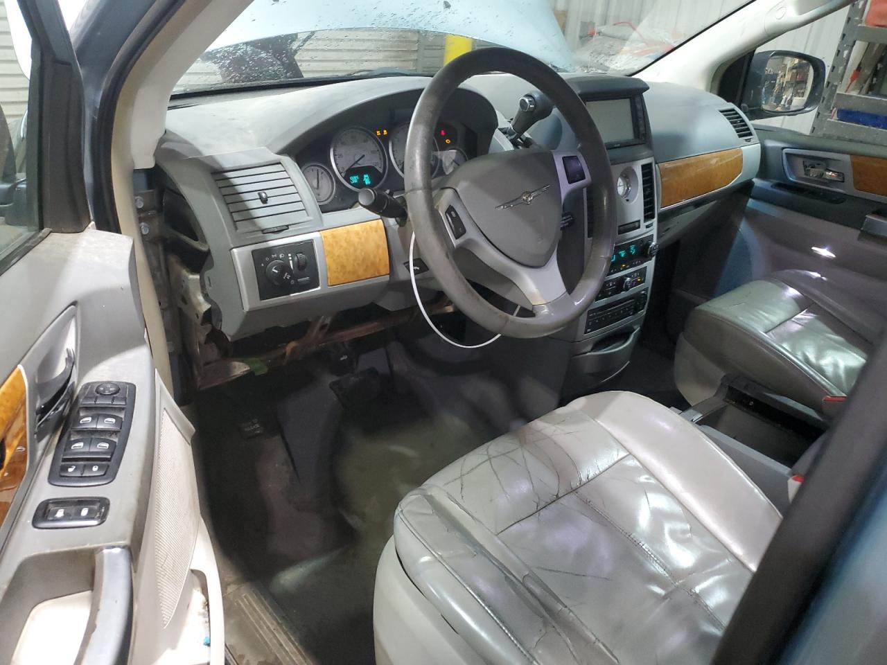 2008 Chrysler Town & Country - Image 8