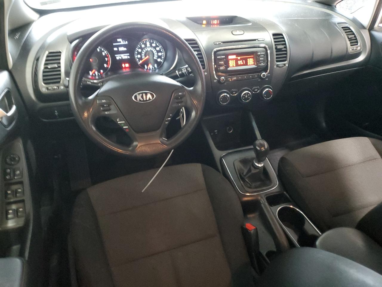 2018 Kia Forte - Image 8