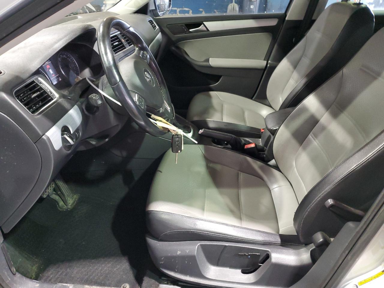 2014 Volkswagen Jetta - Image 7