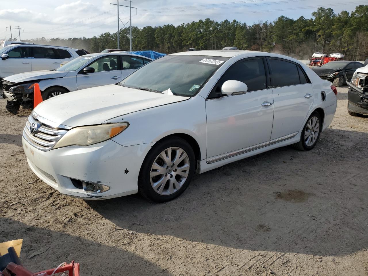 2011 Toyota Avalon - Image 1