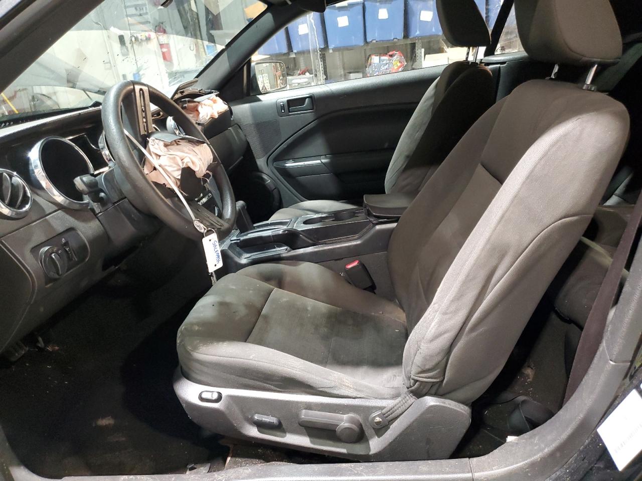 2005 Ford Mustang - Image 7