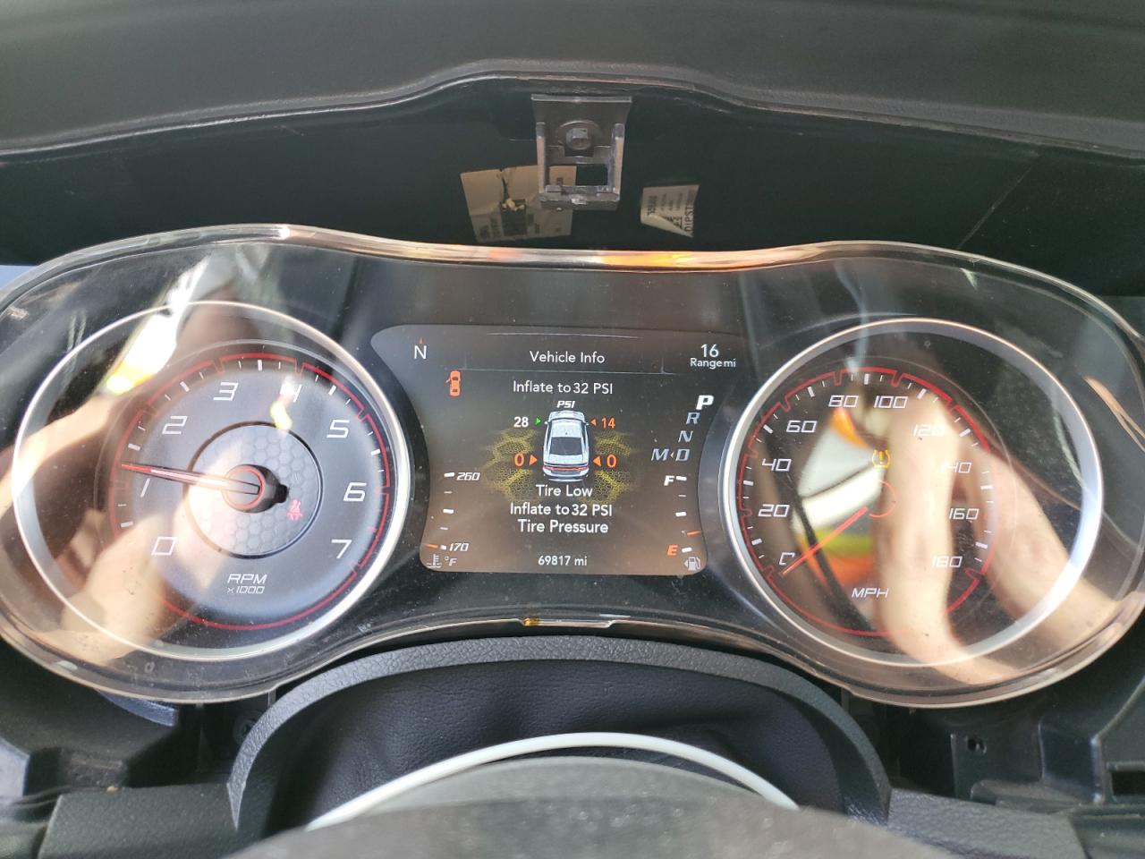 2020 Dodge Charger - Image 9