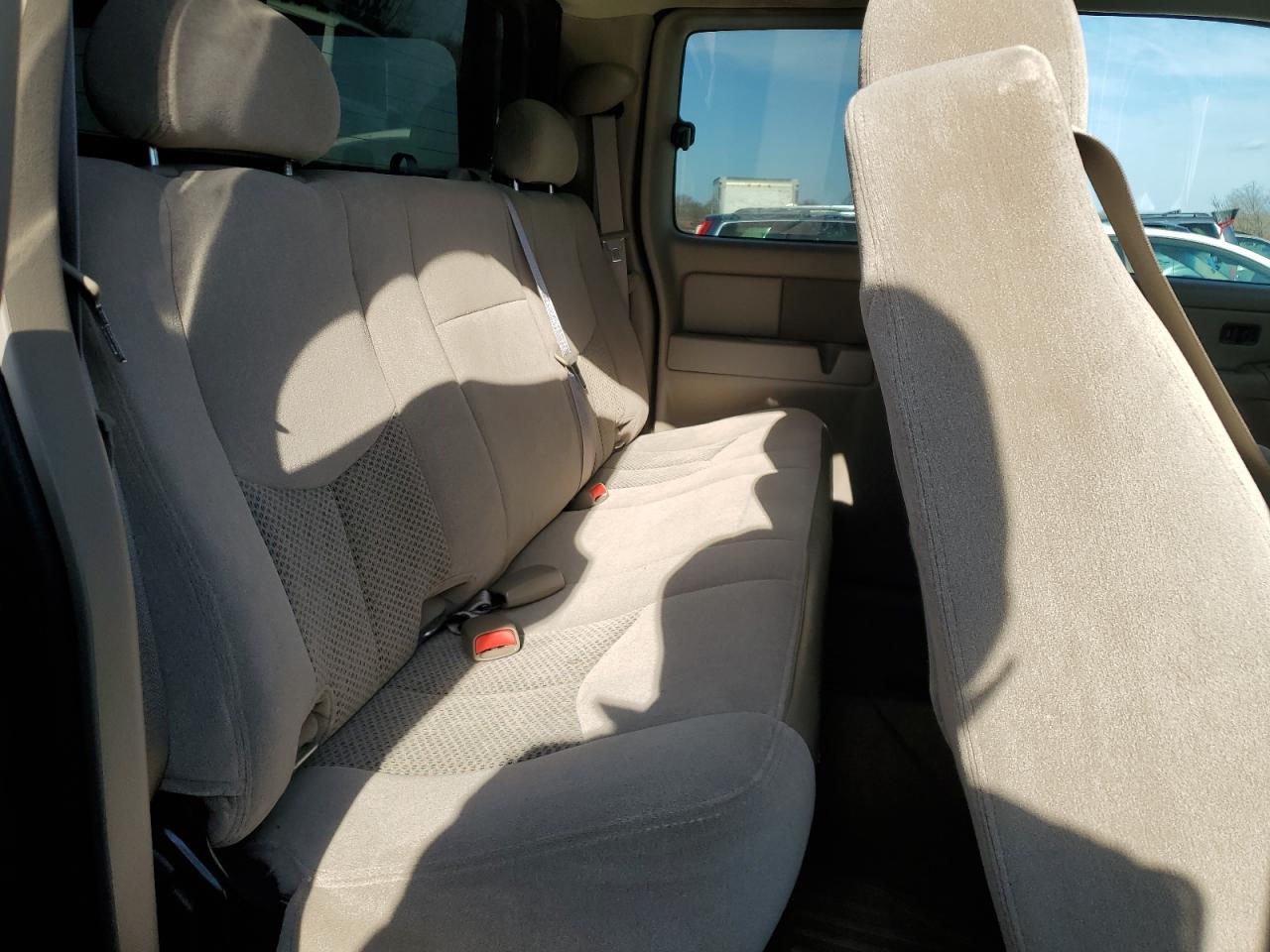2006 Chevrolet Silverado - Image 11