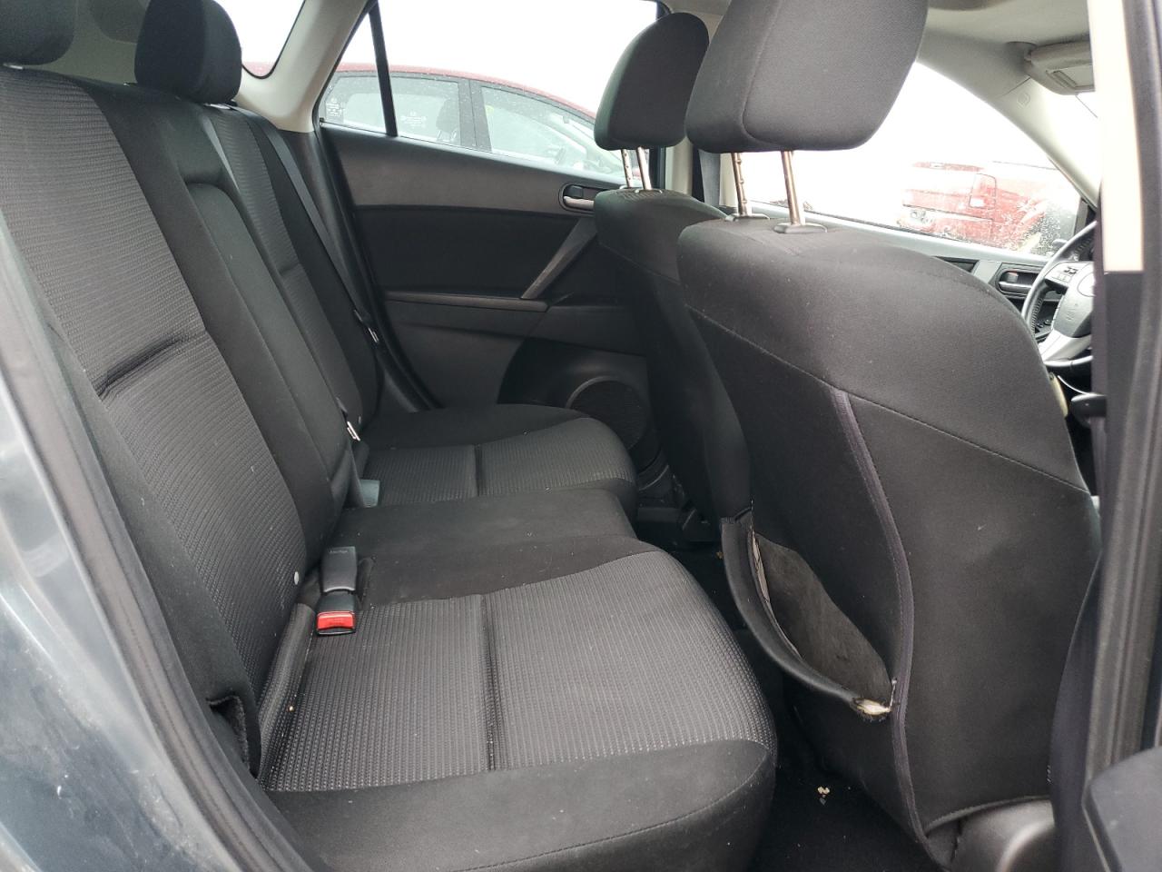 2012 Mazda 3 - Image 10