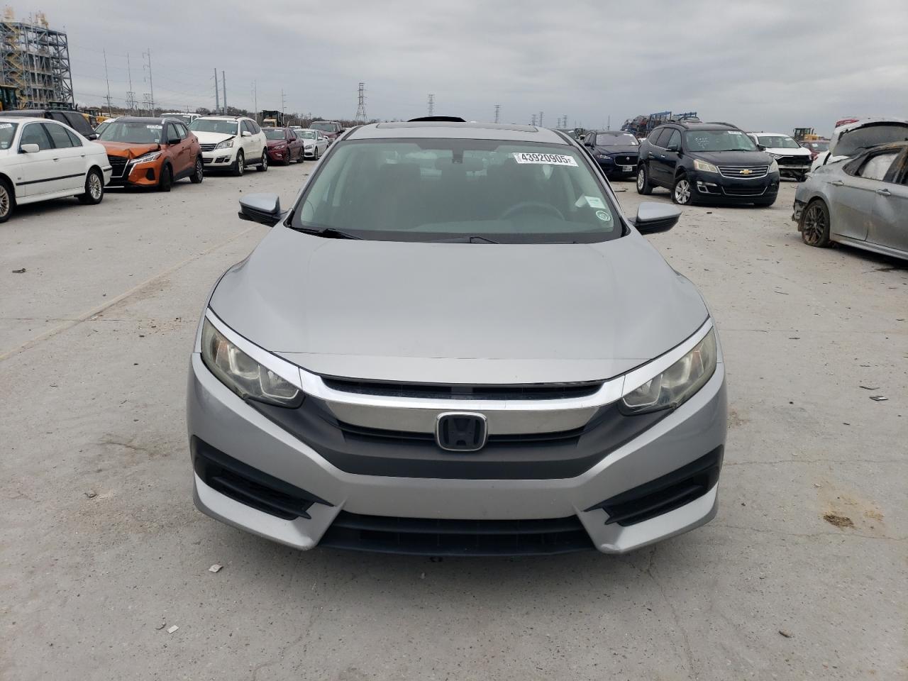 2016 Honda Civic - Image 5