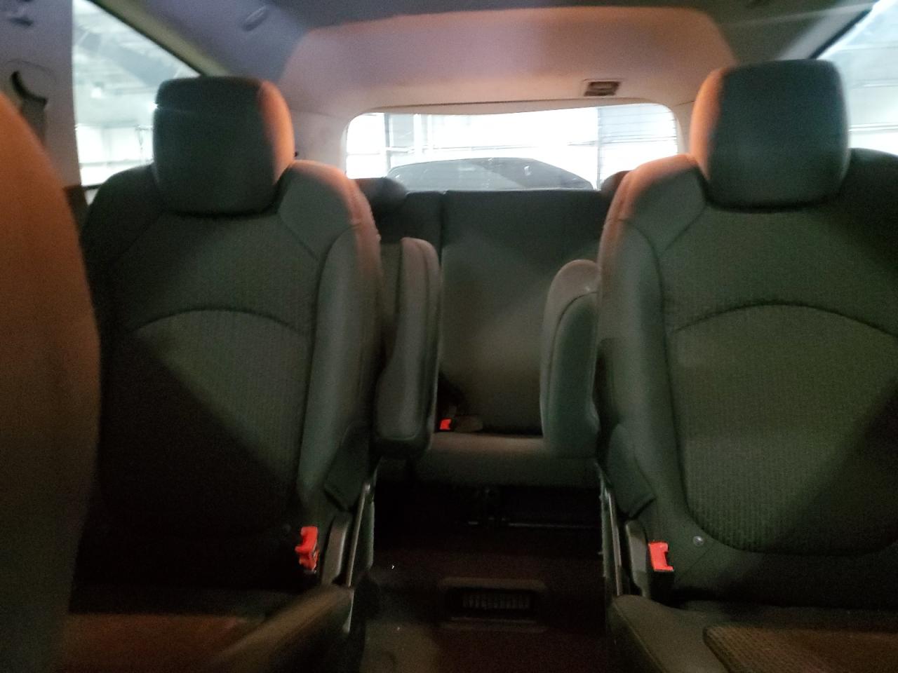 2010 Chevrolet Traverse - Image 10