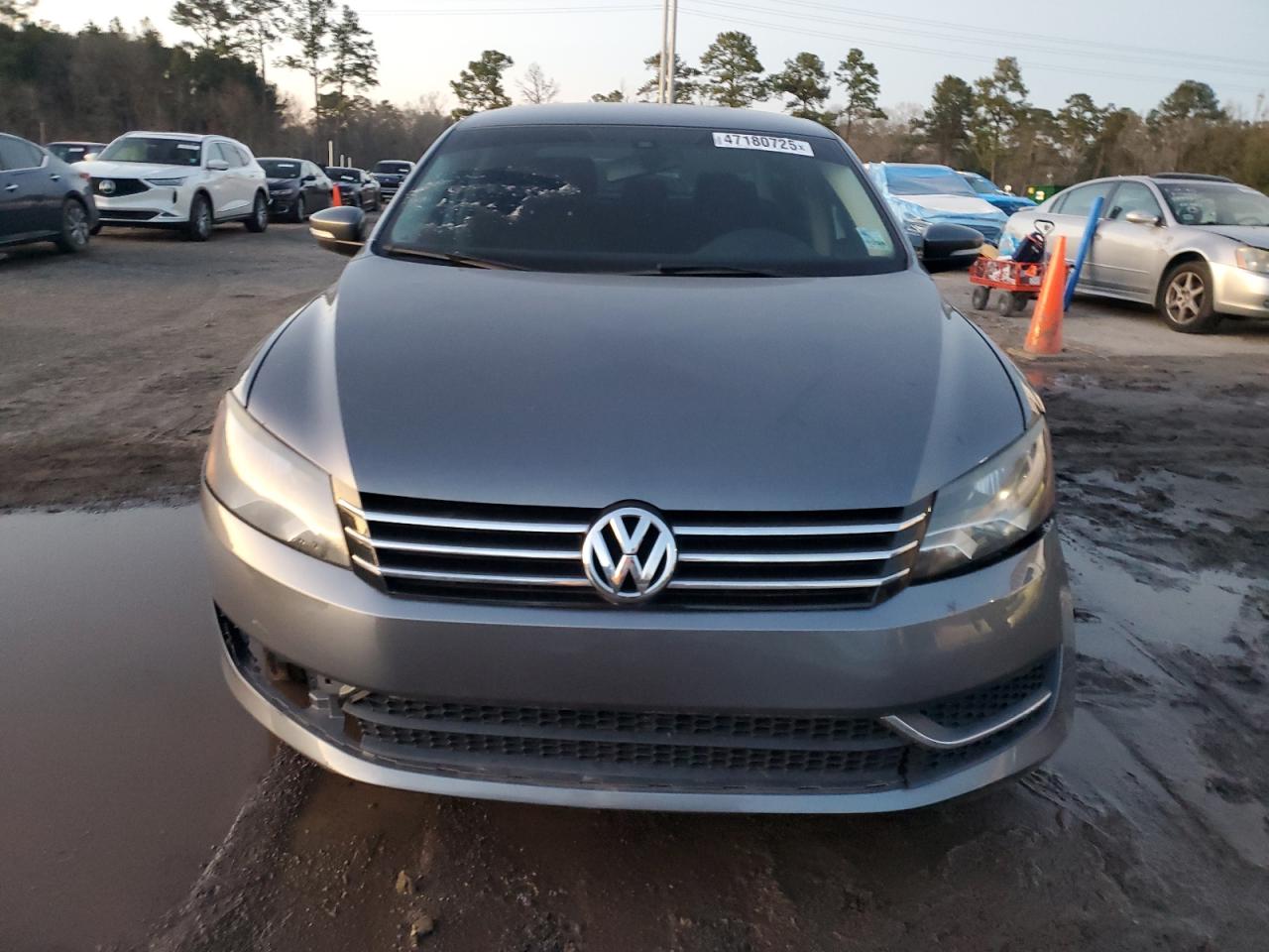 2015 Volkswagen Passat - Image 5