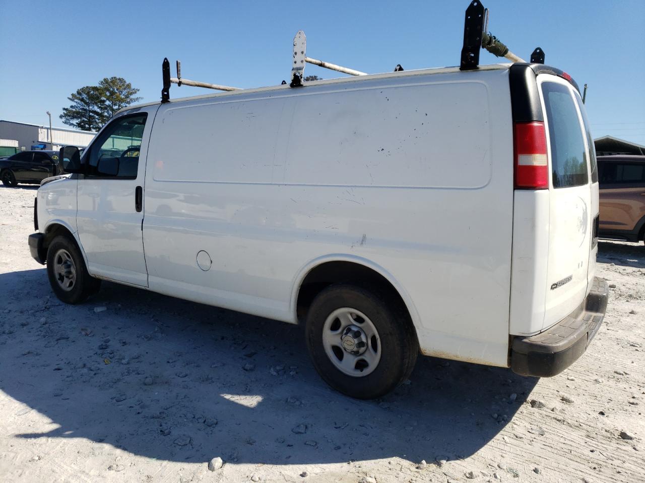 2005 Chevrolet Express - Image 2