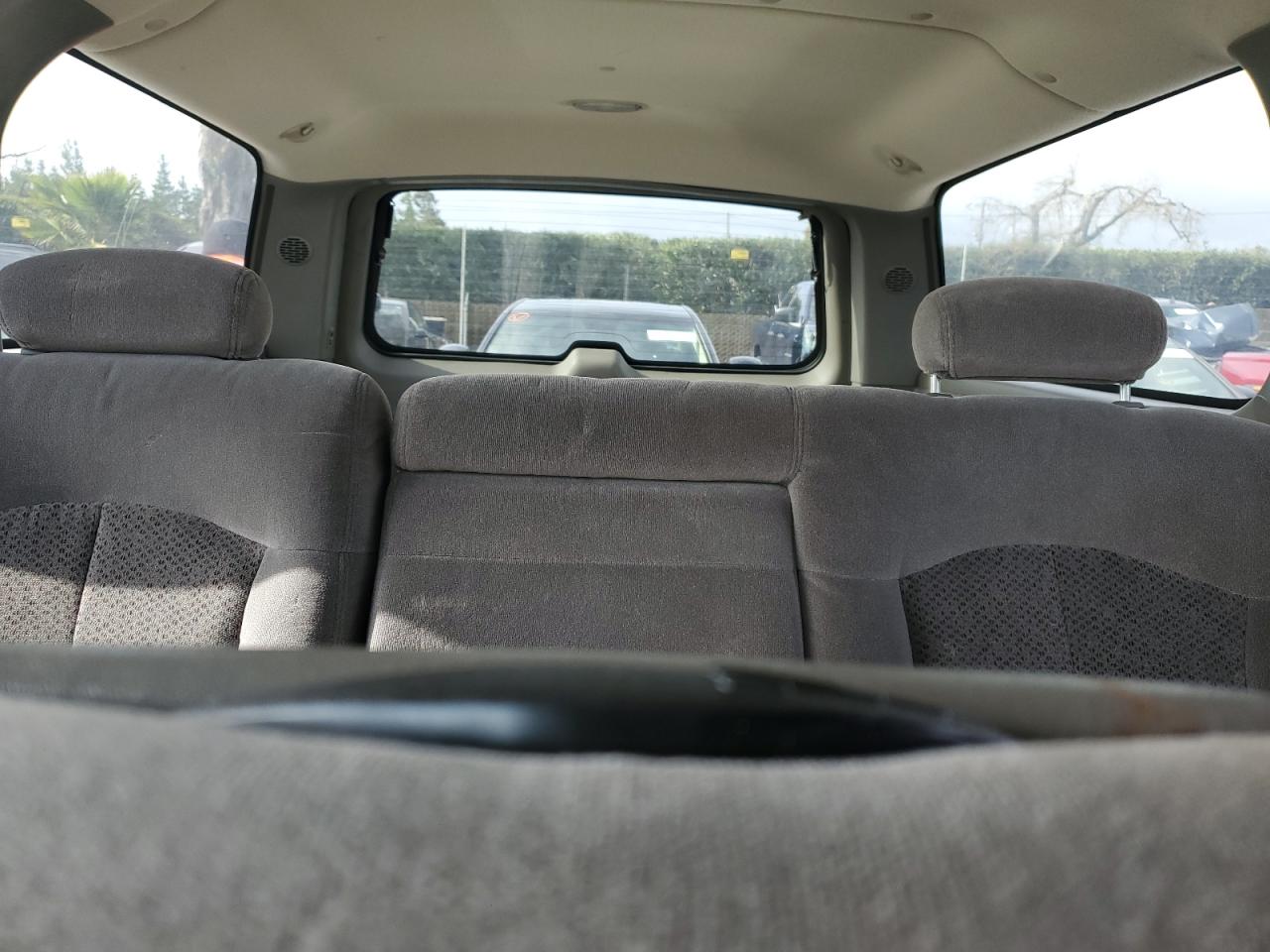 2002 Chevrolet Suburban - Image 10