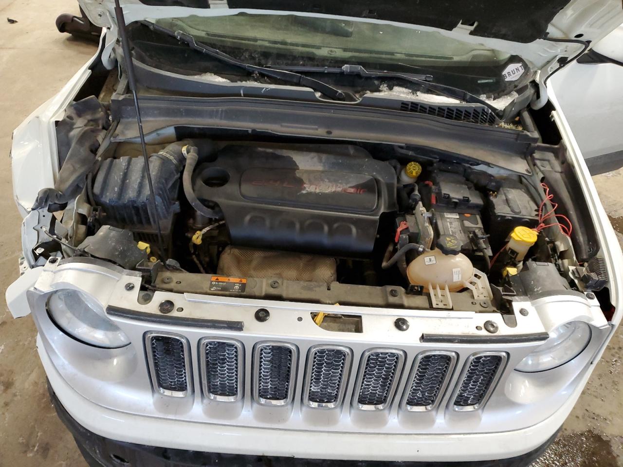 2017 Jeep Renegade - Image 12