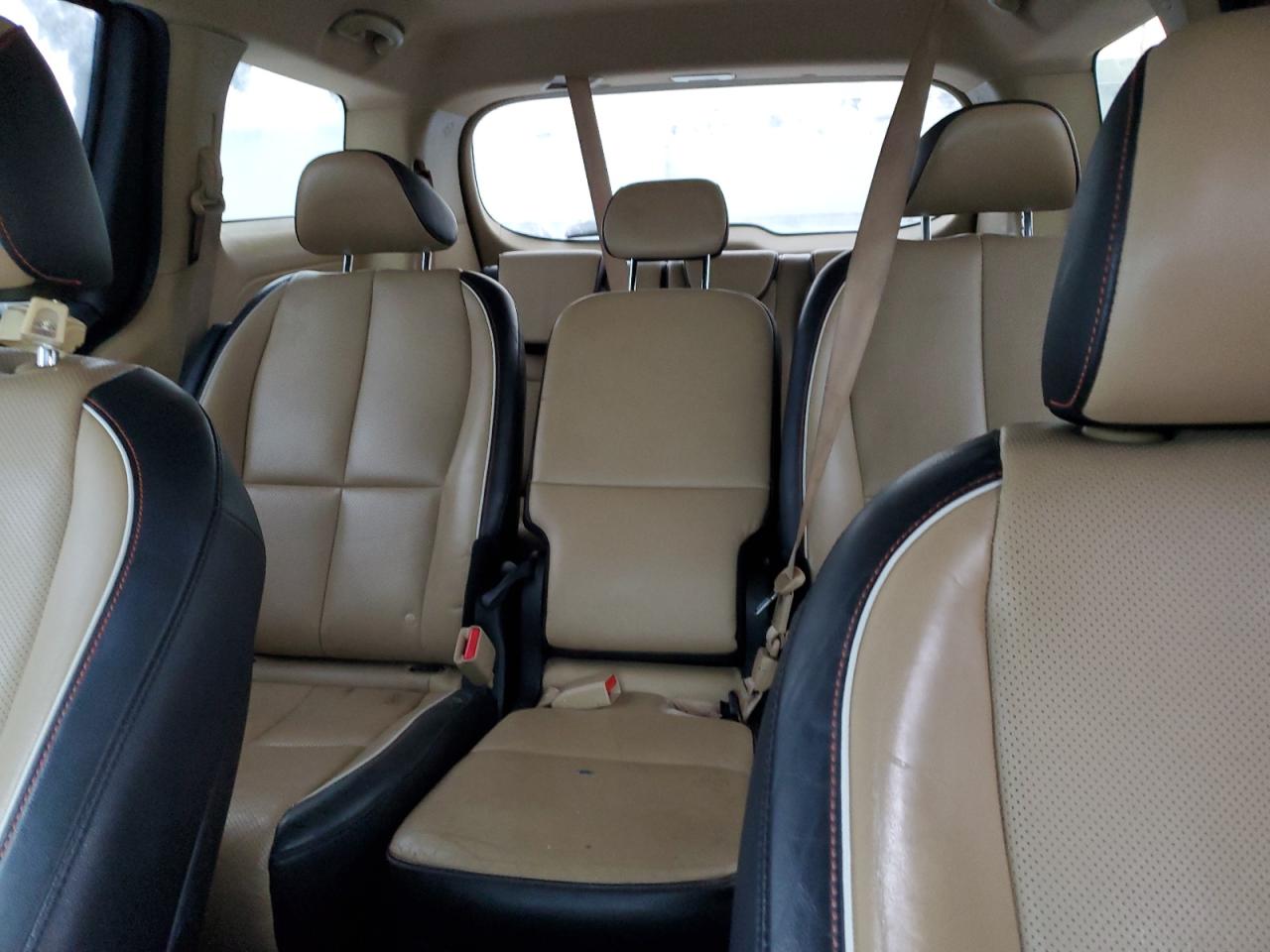 2016 Kia Sedona - Image 10