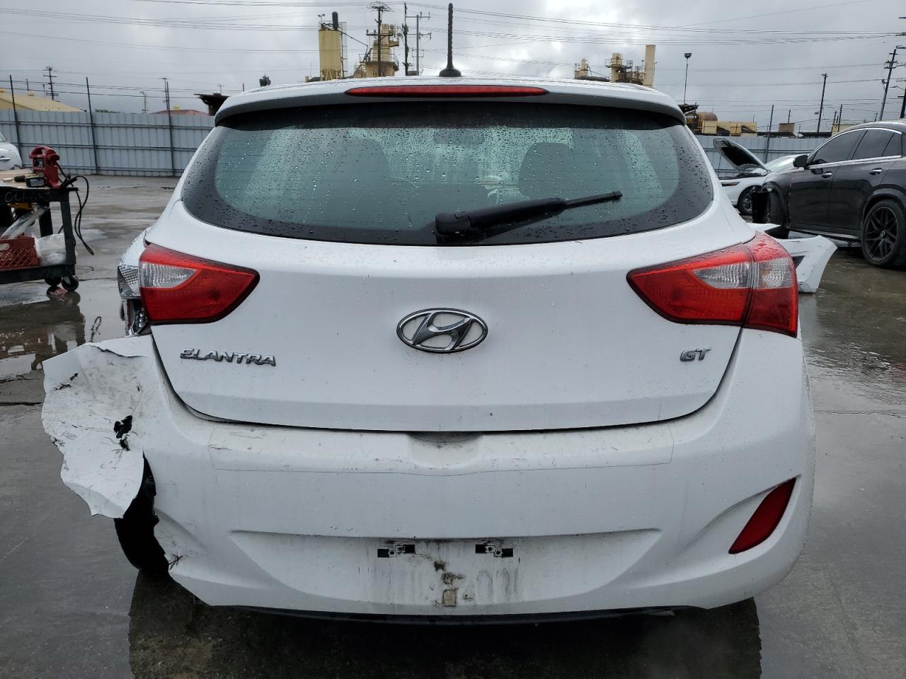 2017 Hyundai Elantra - Image 6