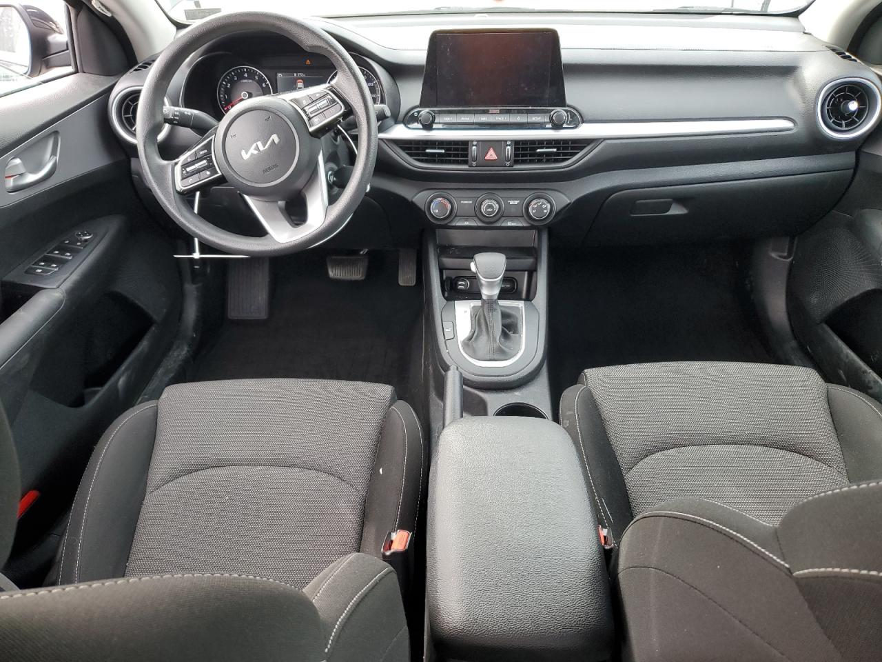 2023 Kia Forte - Image 8