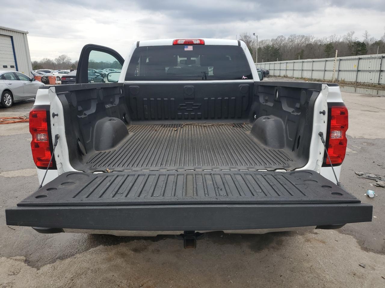 2017 Chevrolet Silverado - Image 6