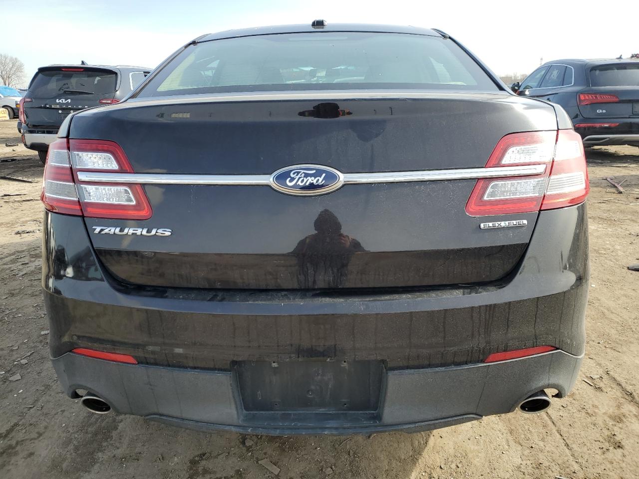2014 Ford Taurus - Image 6