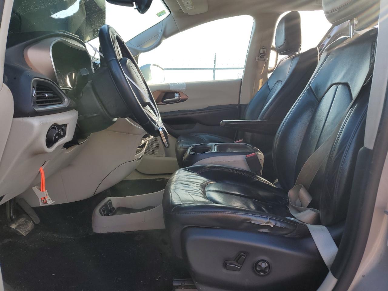 2017 Chrysler Pacifica - Image 7