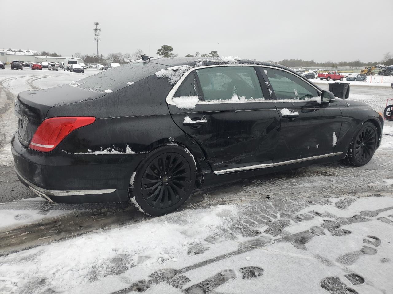 2017 Genesis G90 - Image 3