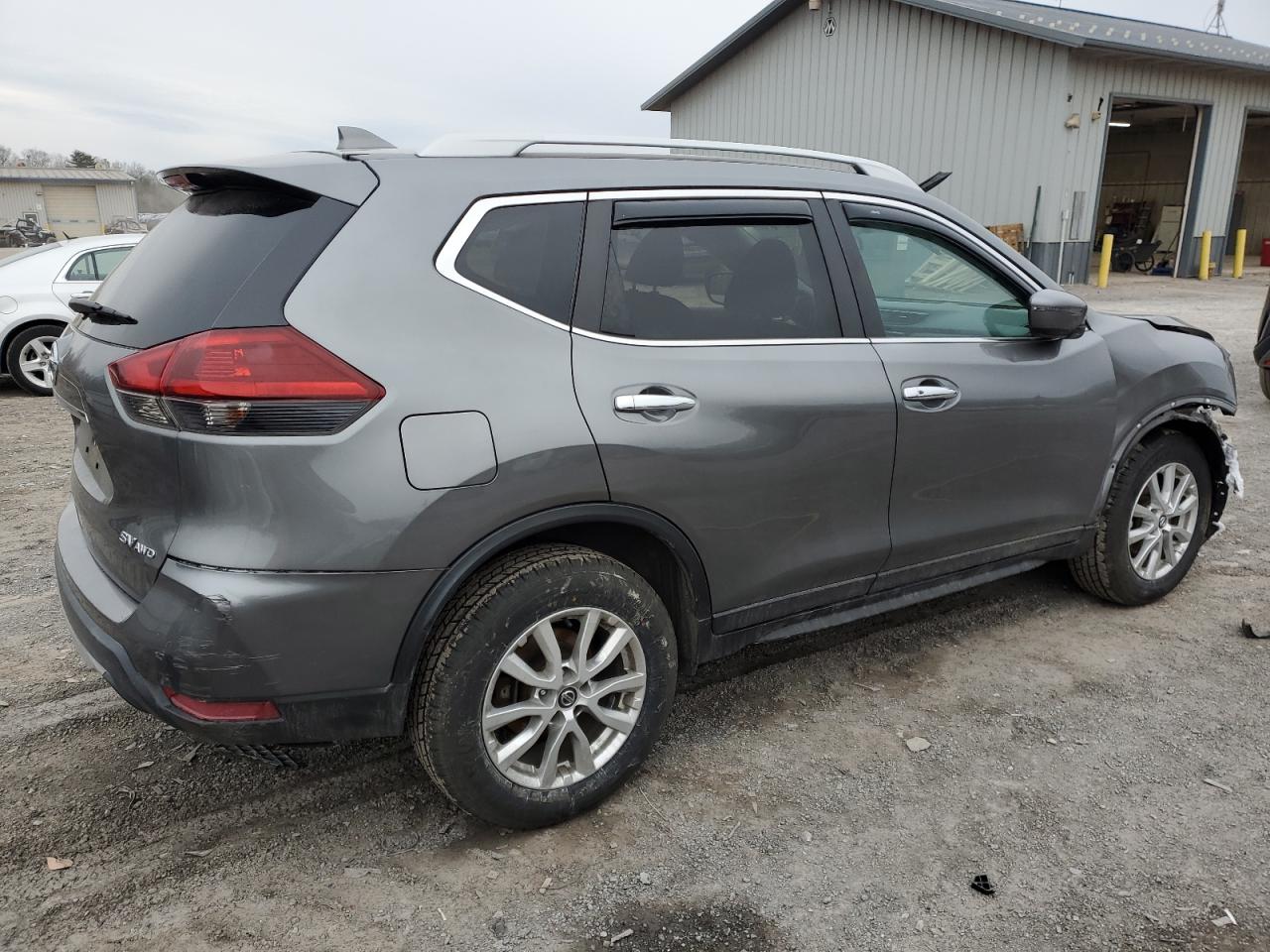 2018 Nissan Rogue - Image 3
