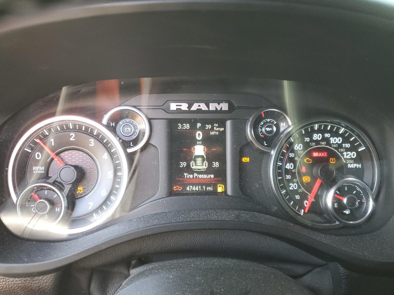 2021 RAM 1500 - Image 9