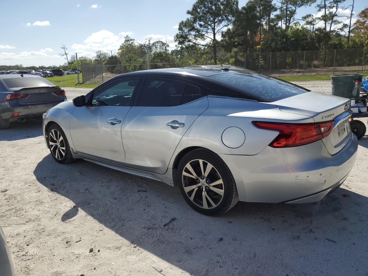 2017 Nissan Maxima - Image 2