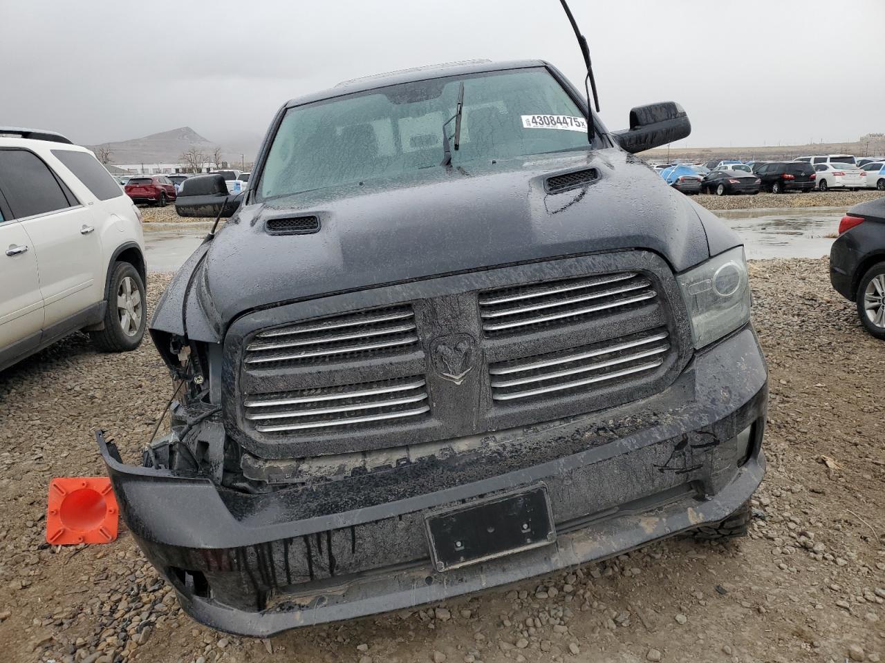 2016 RAM 1500 - Image 5