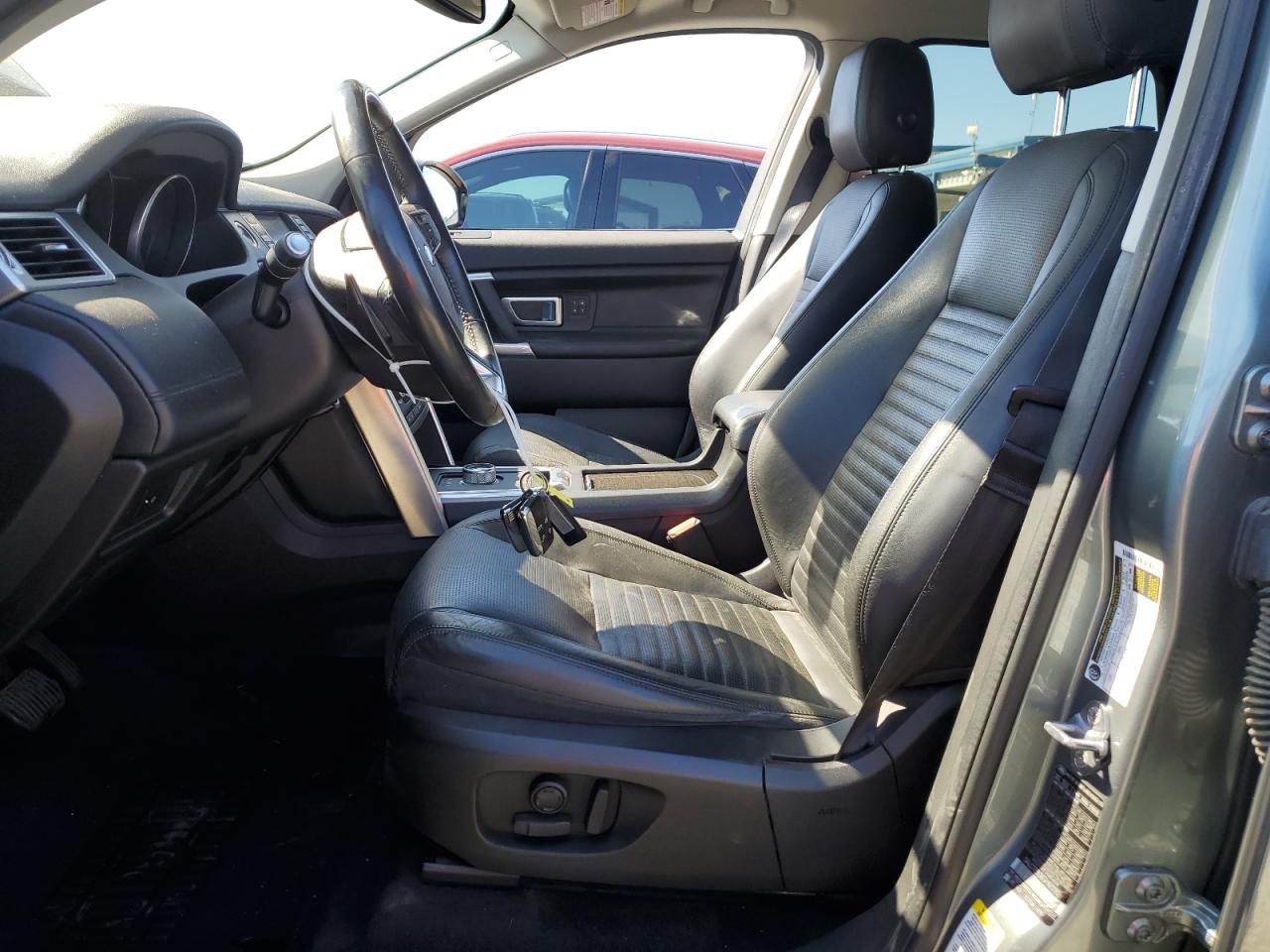 2016 Land Rover Discovery - Image 7