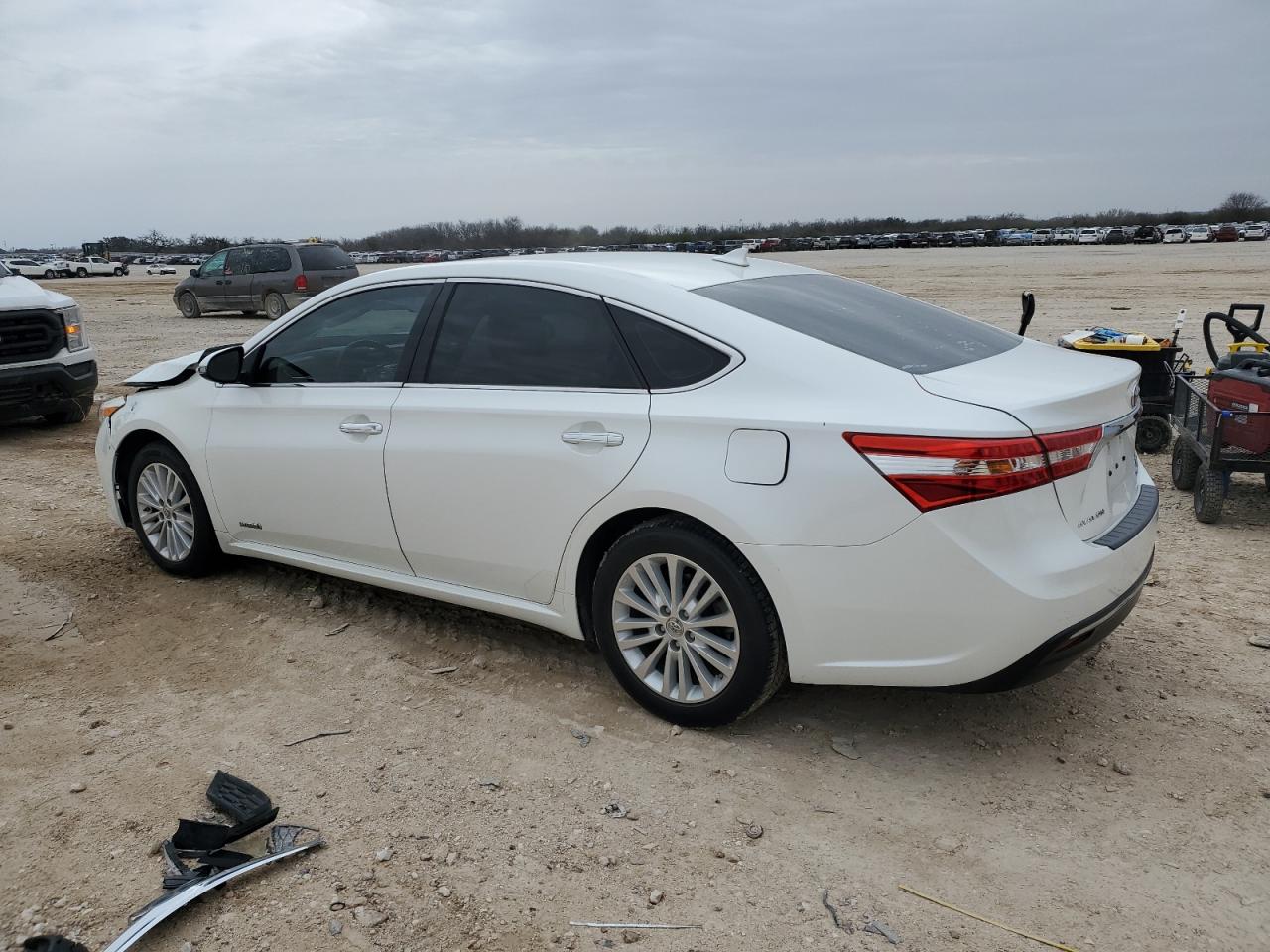 2014 Toyota Avalon - Image 2