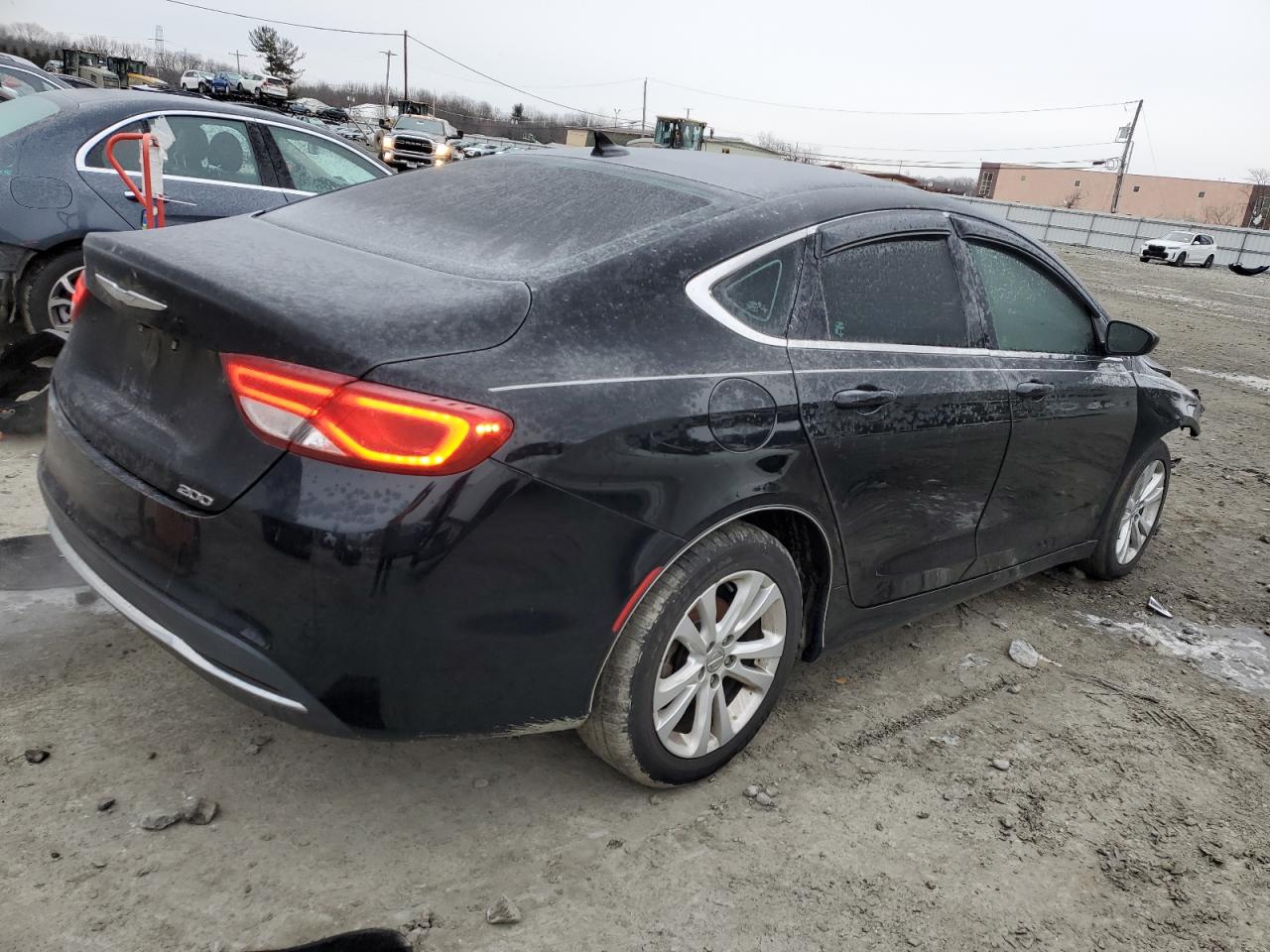 2017 Chrysler 200 - Image 3