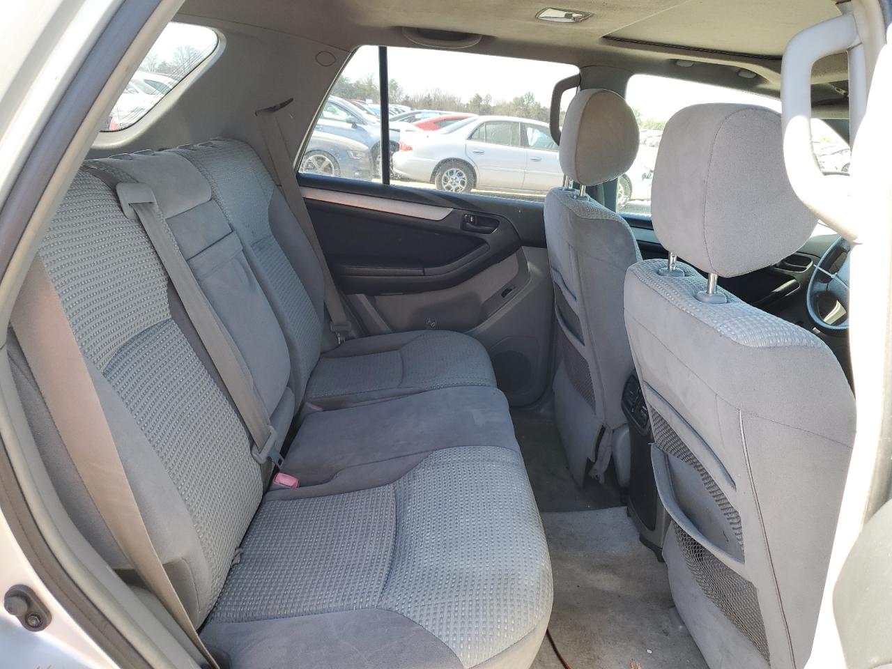 2005 Toyota 4Runner - Image 11