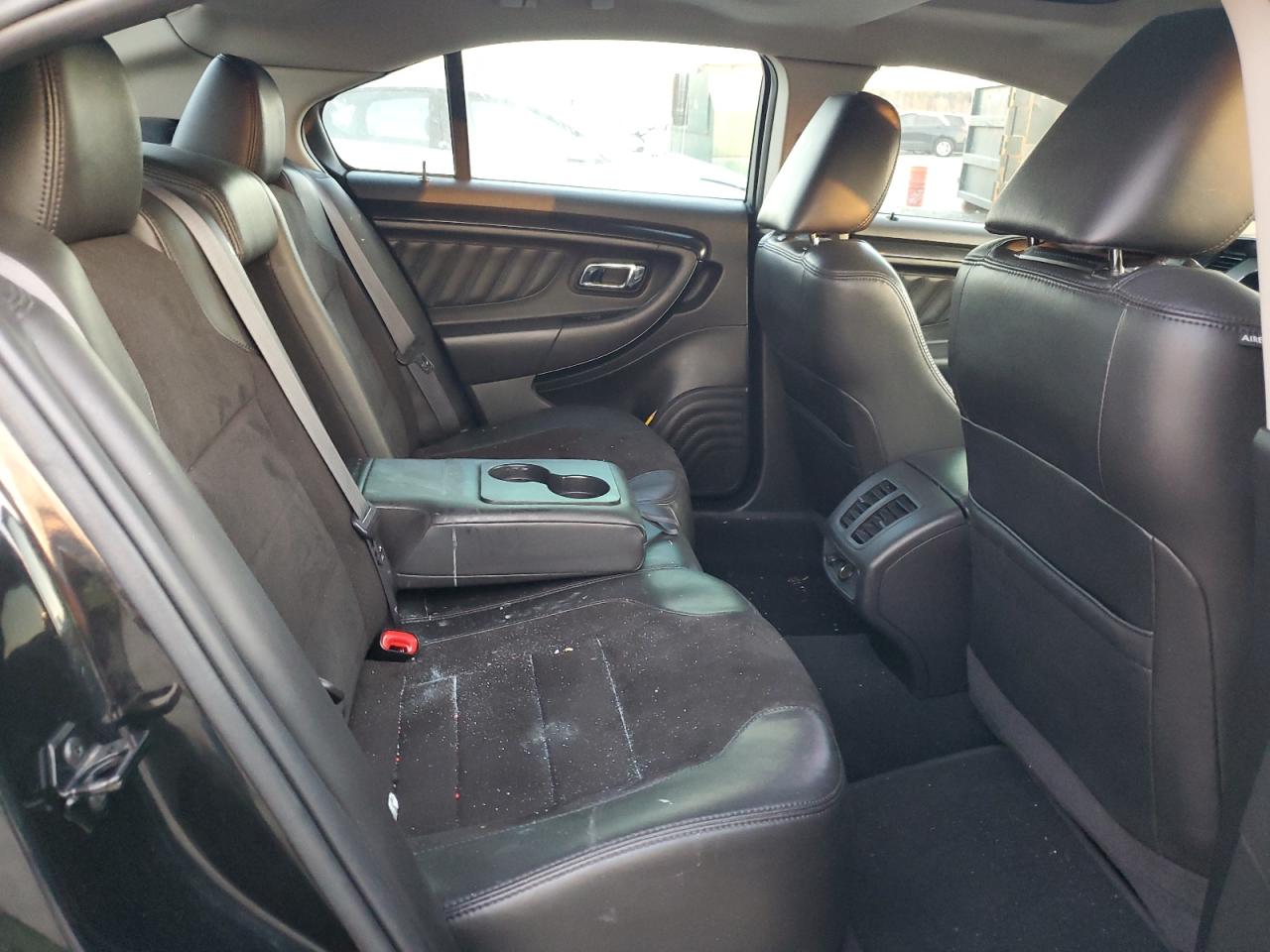 2010 Ford Taurus - Image 10