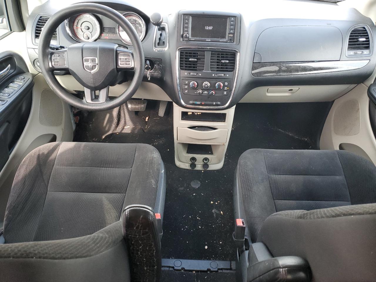 2018 Dodge Caravan - Image 8
