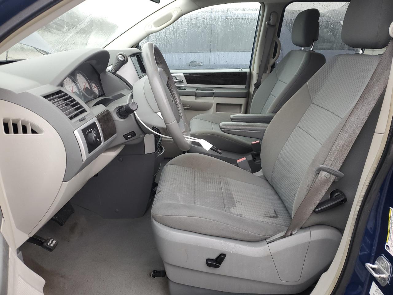 2010 Dodge Caravan - Image 7