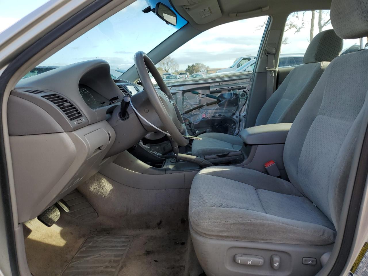 2004 Toyota Camry - Image 7