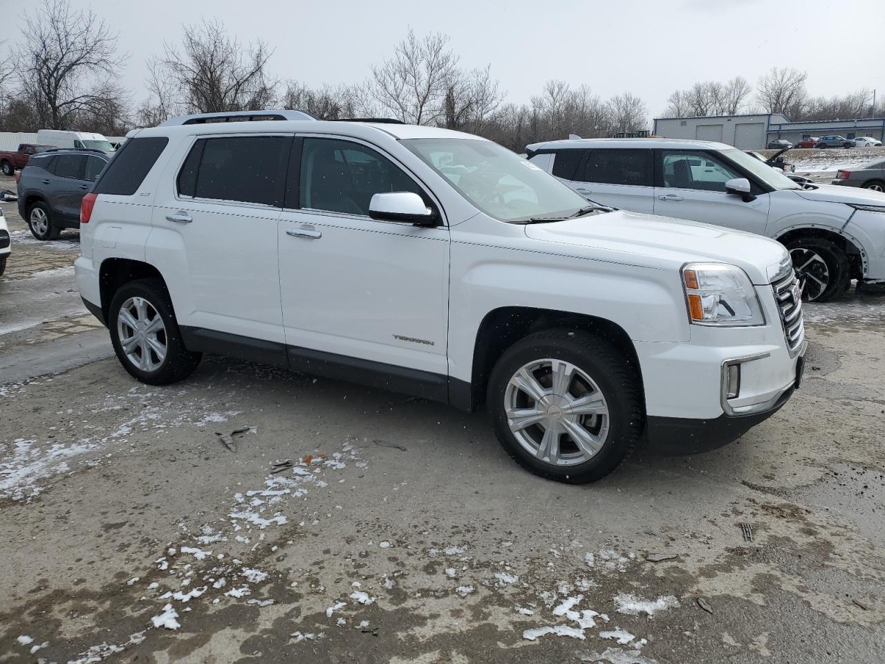 2017 GMC Terrain - Image 4