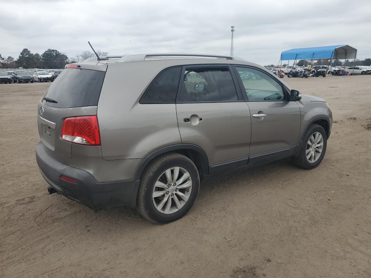 2011 Kia Sorento - Image 3