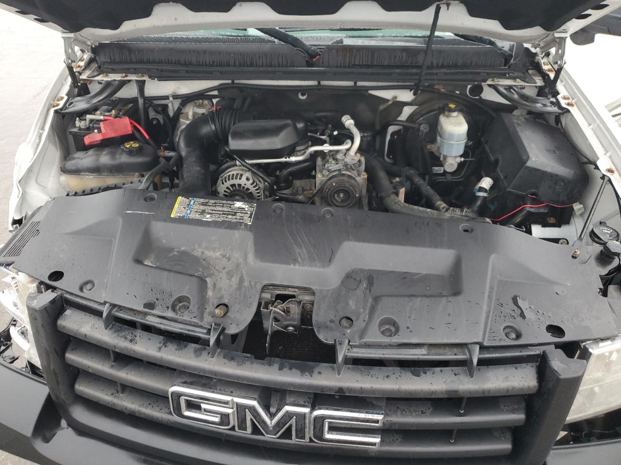 2011 GMC Sierra - Image 11