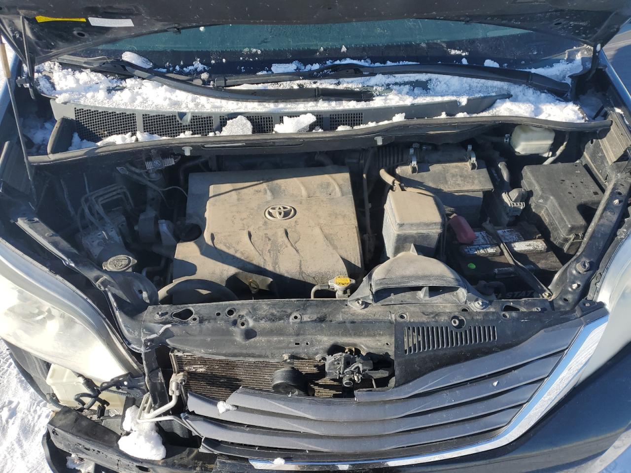 2011 Toyota Sienna - Image 12