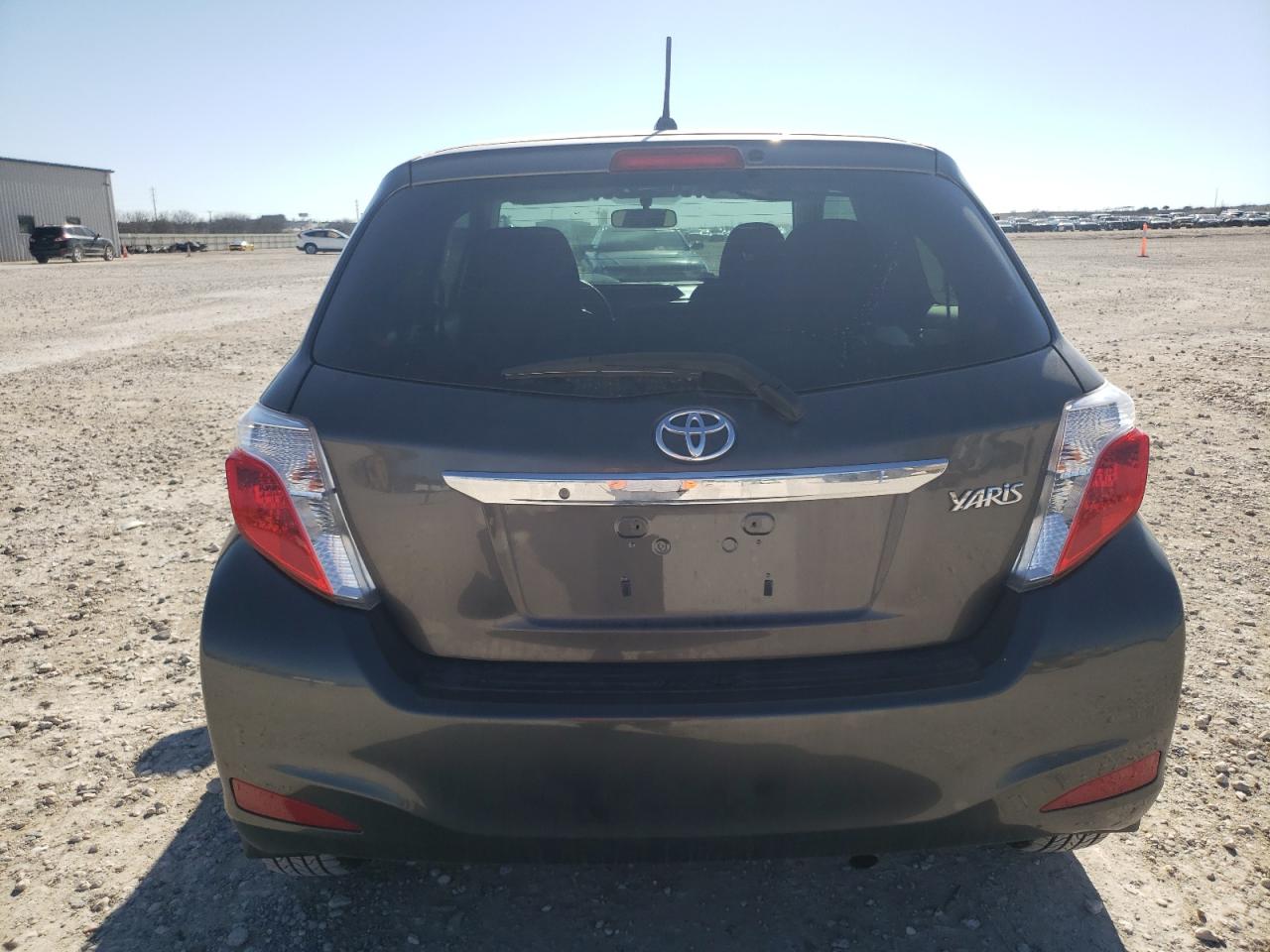 2012 Toyota Yaris - Image 6