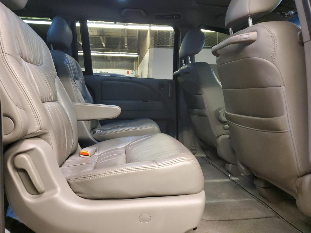 2009 Honda Odyssey - Image 11