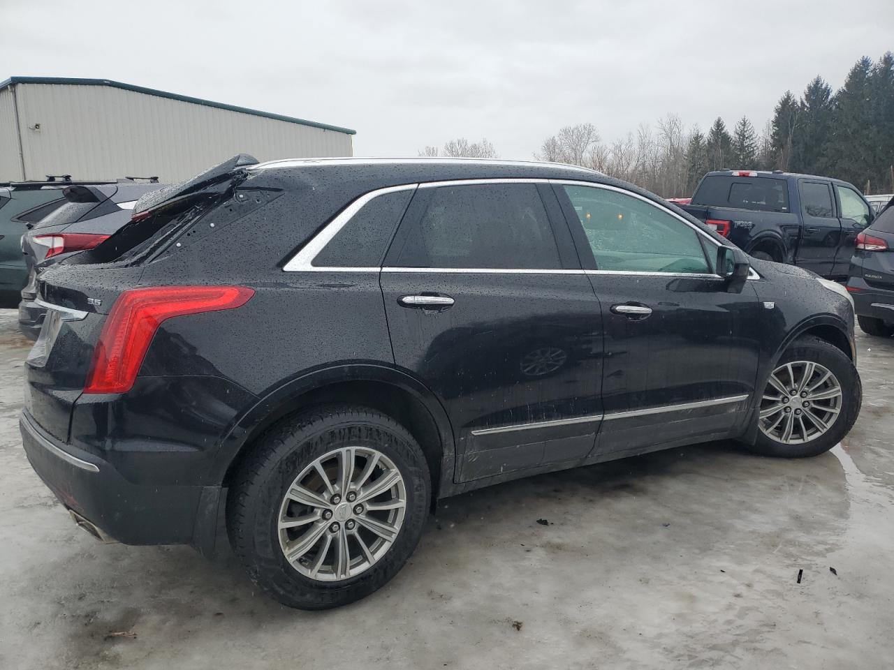 2017 Cadillac XT5 - Image 3