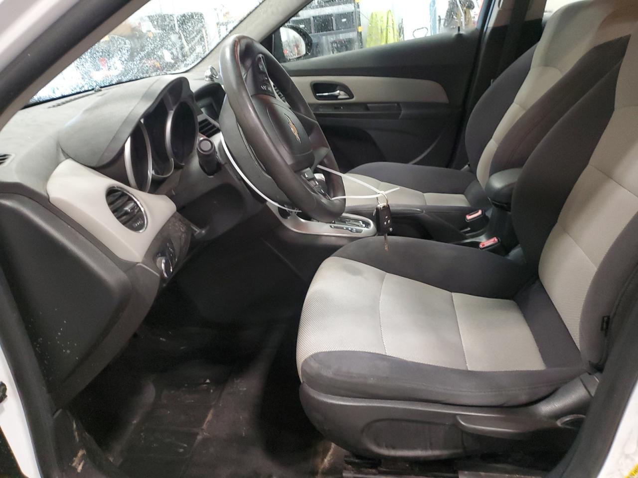 2013 Chevrolet Cruze - Image 7