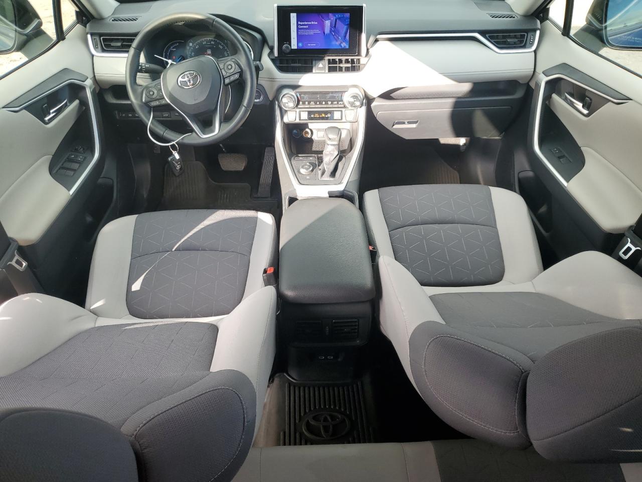 2023 Toyota RAV 4 - Image 8